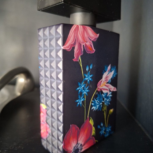 Replay Signature Eau de Parfum 100ml like new, floral scent
