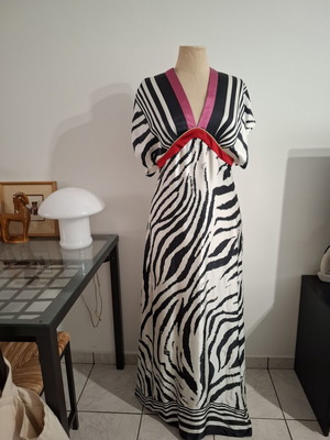 Vintage maxi φόρεμα Gizia με ασπρόμαυρο ζεβρέ μοτίβο