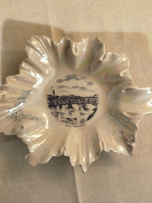 Ceramic decorative souvenir ashtray from Florence like new