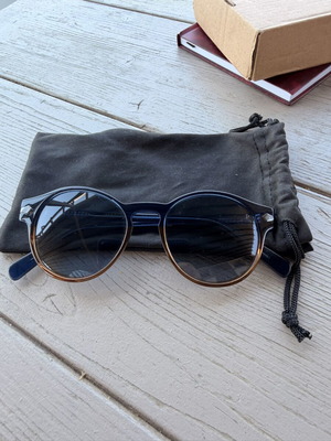 Mango sunglasses with polarized lenses, like new, blue