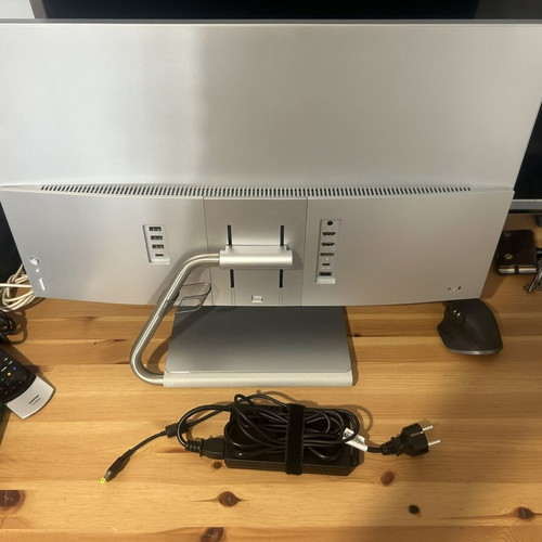 Lenovo ThinkVision Q27h-20 27” QHD IPS Monitor like new