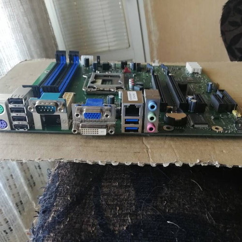 Fujitsu P520 D3220-A12 GS 2 REV:1.0 motherboard like new, Socket LGA1150