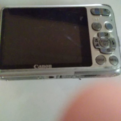 Canon 12.1 megapixel used without battery