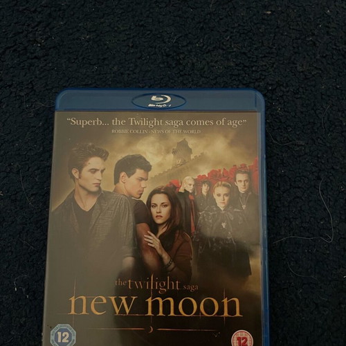 The Twilight Saga New Moon Blu-ray Disc like new with English subtitles
