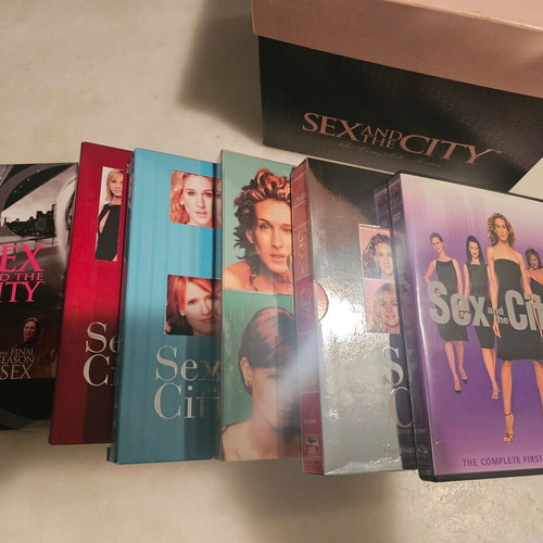 Sex and the City DVD like new, complete series with subtitles