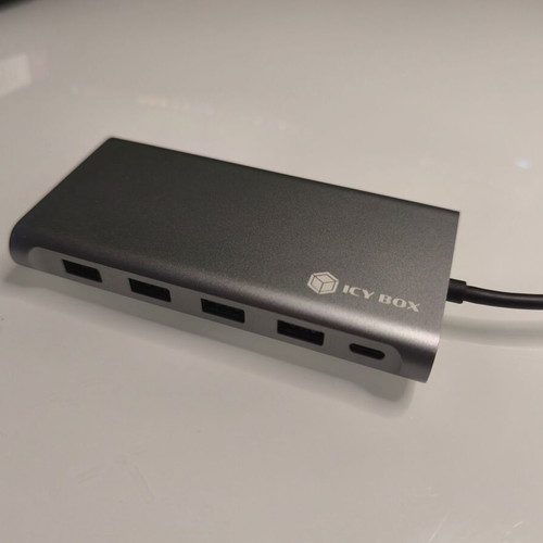 ICY BOX IB-DK4050-CPD USB-C Docking Station like new, 3-screen support, 100W PD