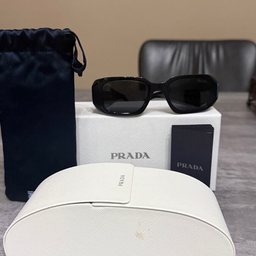 Prada sunglasses black like new