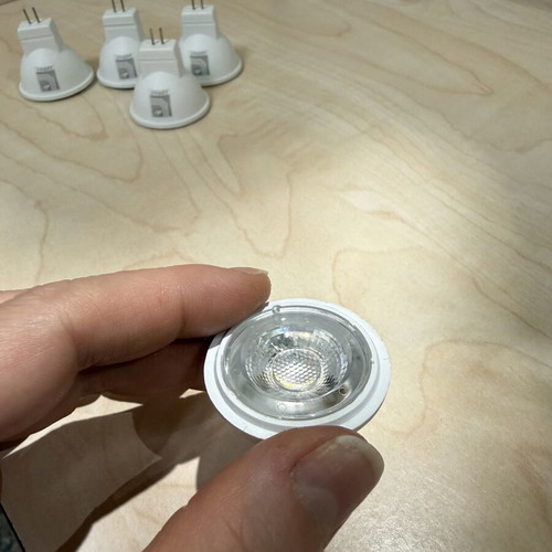 Lumen 3W 6200K LED bulbs, like new, pack of 5