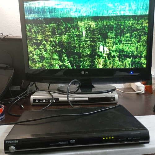 Toshiba DVD used, tested and working without remote control