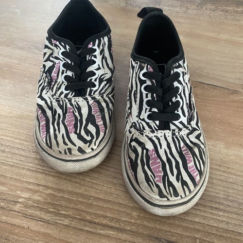Vans kids shoes used, size 25.5, black and white