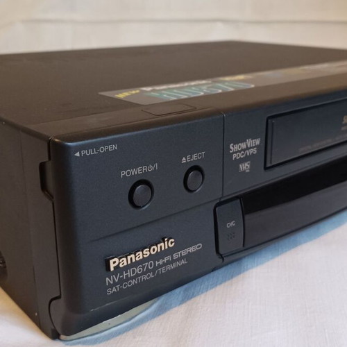 Panasonic NV-HD670EG Hi-Fi Stereo VCR 6-Head VHS S-VHS