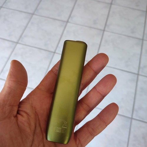 IQOS ILUMA i ONE Breeze green device like new
