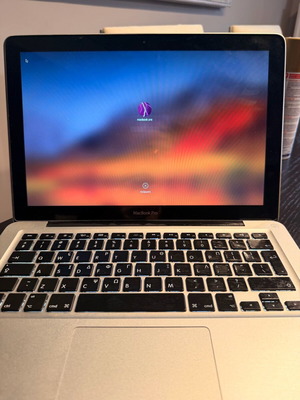 MacBook Pro 13" (2011) like new with Apple charger