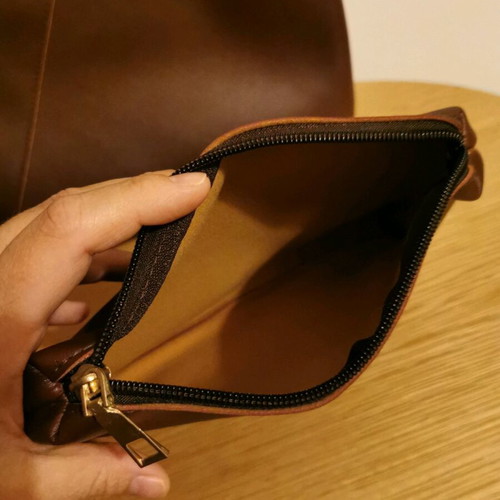 Brown shoulder bag made of leatherette with matching wallet like new
