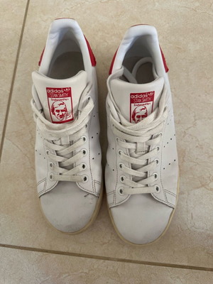 Adidas Stan Smith sneakers used, white with red details