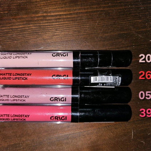 Liquid matte lipsticks like new