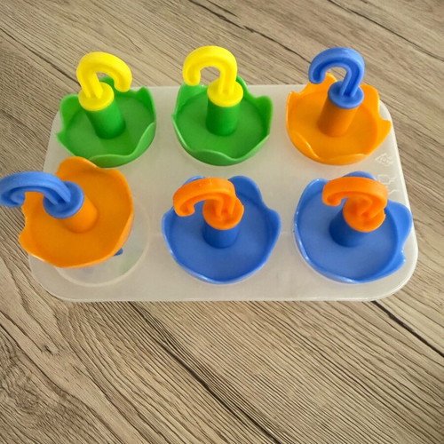 Pastry items like new, kitchen accessories