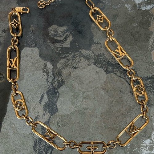 Louis Vuitton My LV Solid Chain necklace used, gold color