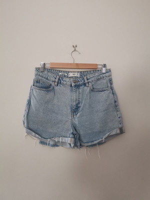 Mango shorts used, wide and high-waisted, size 40