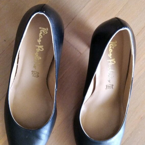 Black leather handmade pumps like new, size 37