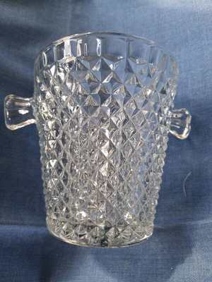 Ice bucket like new, crystal