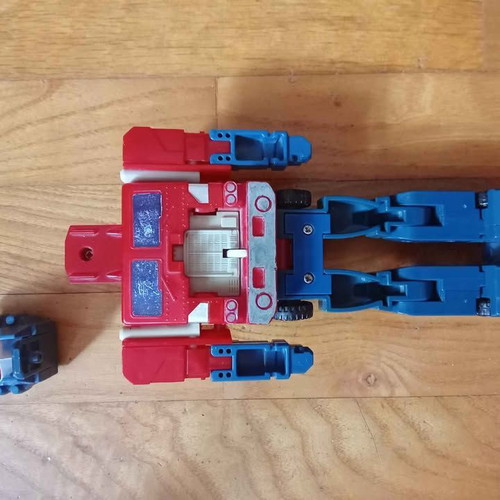 Transformers Optimus Prime Generation 1 figure