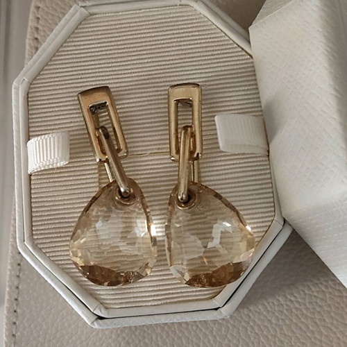 Swarovski earrings with honey crystal drop, like new