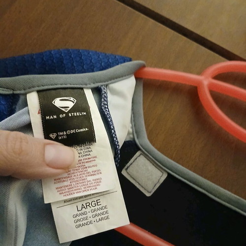Superman costume used for 7-8 years old, size 122-128 missing red case