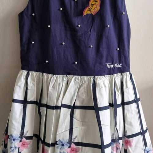 Dress with pearls new, size 14 years