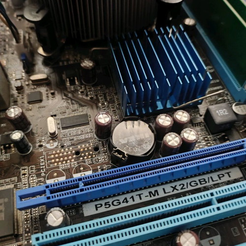 ASUS P5G41T-M (DDR3) with Core2Duo and 2GB RAM used