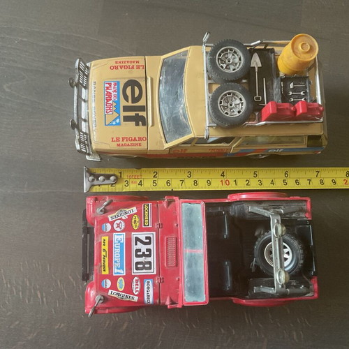 Burago metal toy cars Range Rover and Jeep CJ-7 used