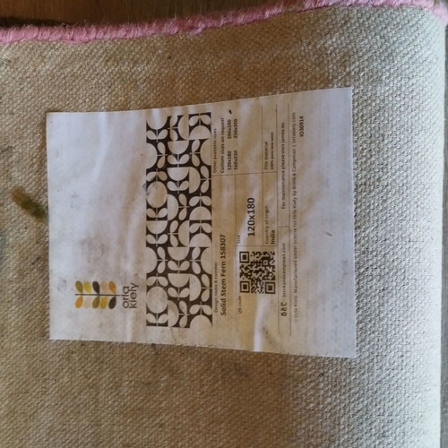Wool rug like new in excellent condition