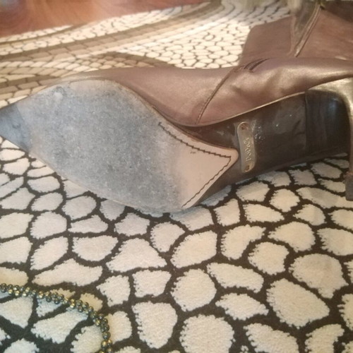 Dodici boots like new, brown with chain and leather interior