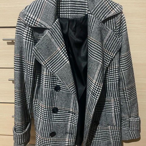 Checked coat medium like new, black and white