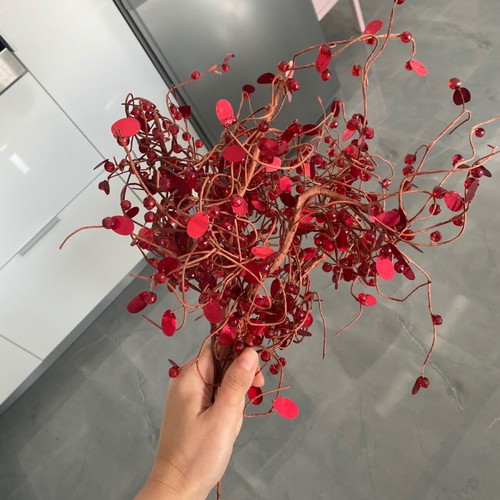 Decorative flowers used, 5 red branches