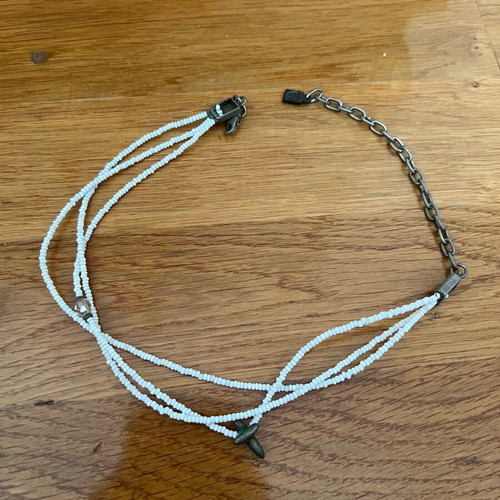 Summer chocker necklace used, white