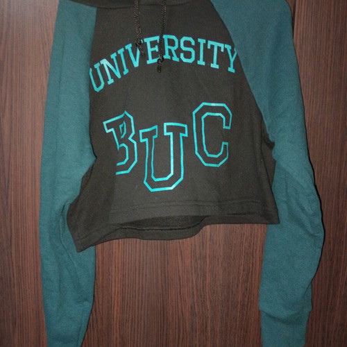 Crop sport shirt used, size S, black and green
