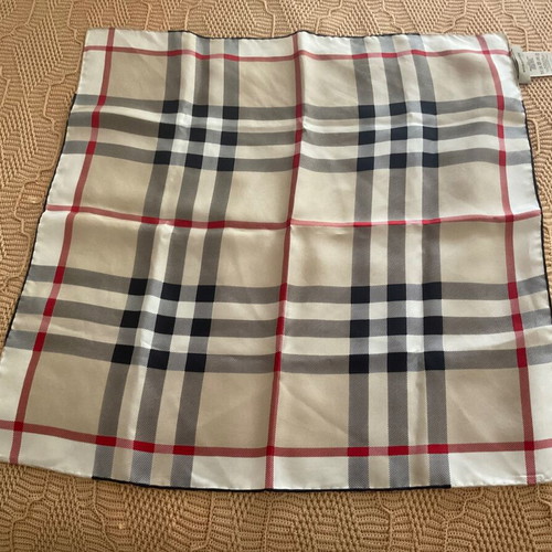 Burberrys silk square scarf 45x45 cm like new, beige