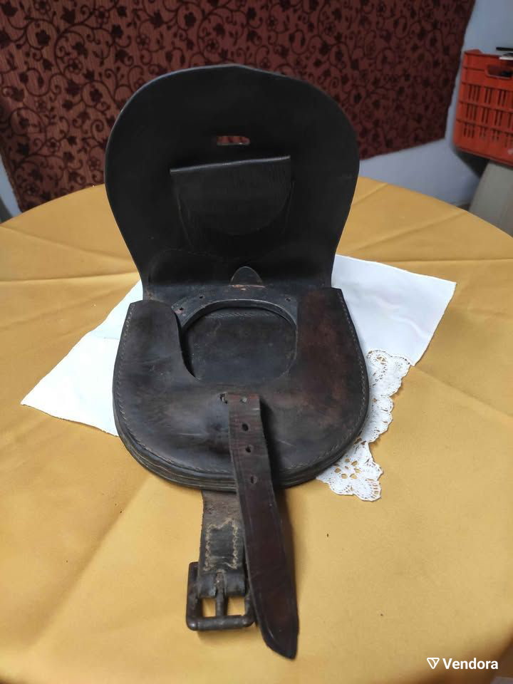 Δερμάτινη πεταλοθήκη μεταχειρισμένη Β’ παγκοσμίου πολέμου για ιππικό