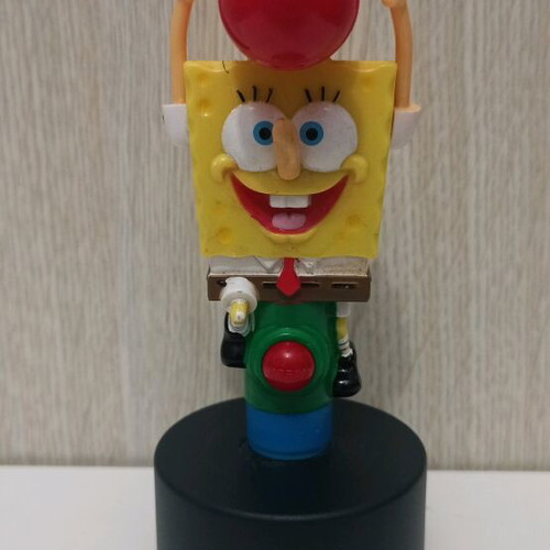 Viacom 2004 SpongeBob SquarePants figure used with fan