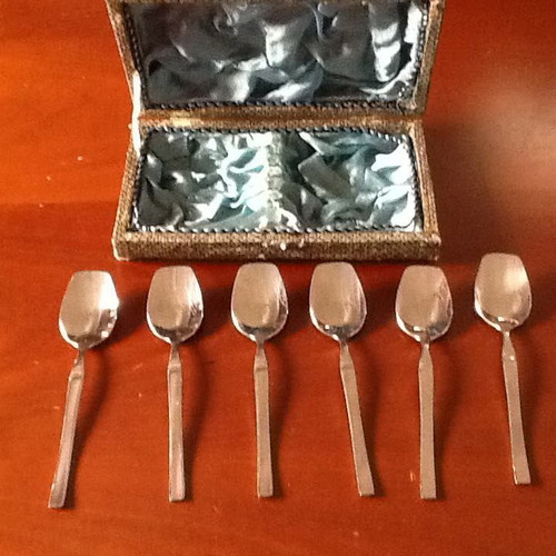 Silver-plated dessert spoons new, set of 6 in 1970 vintage case