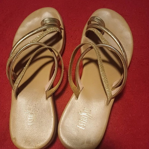 Esthissis sandals used, gold color, size 38