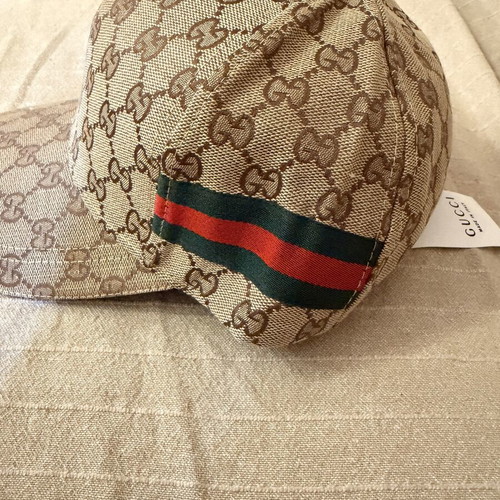 Gucci hat new, one size
