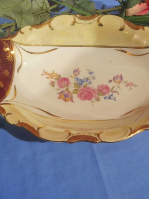 Vintage Eschenbach Bavaria oval porcelain like new with handmade gilded details