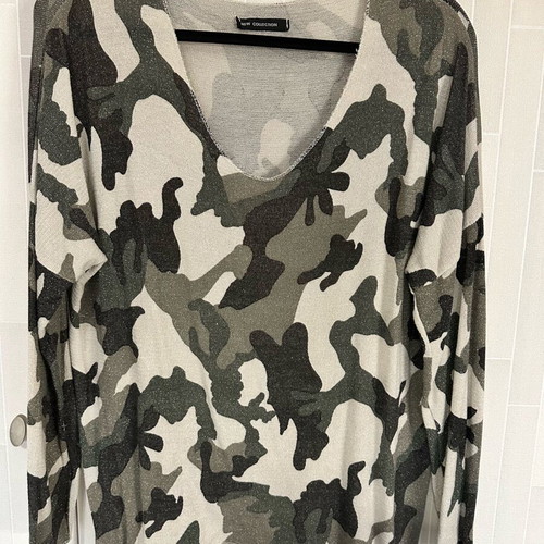 New Look camouflage blouse like new with silver detail
