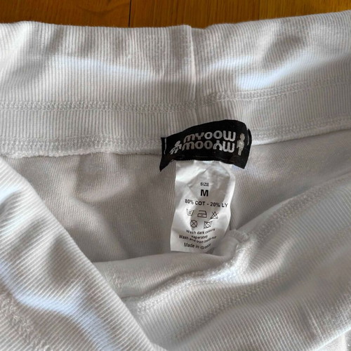 Myoow Myoow white fashion set medium, like new