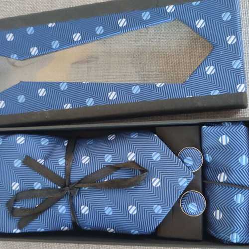 Complete men's tie set with accessories, blue