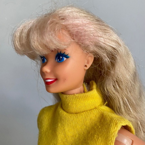 Mattel Barbie doll United Colors of Benetton 1990 used