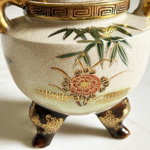 Japanese Kutani incense burner used with Foo Dogs hand-painted vintage large