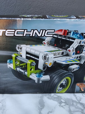 Lego 42047 Technic Police Interceptor used without manual